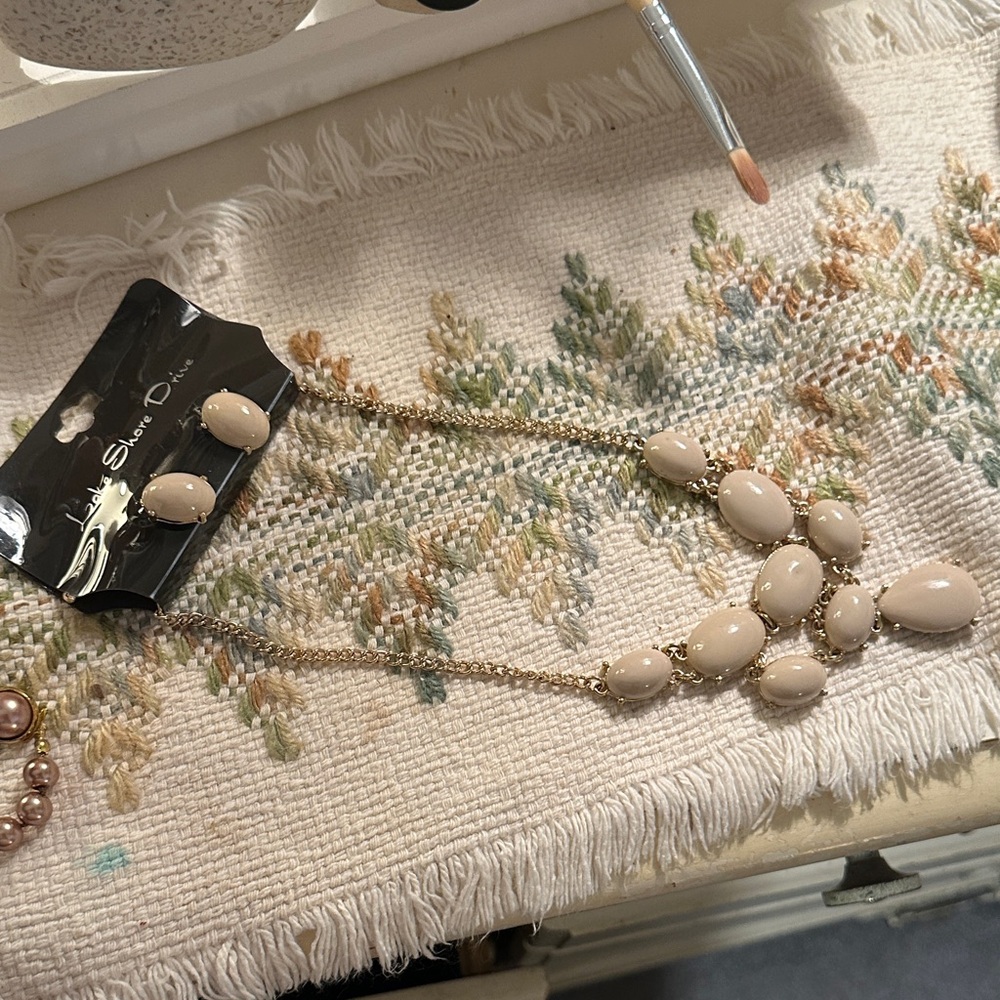 Chic Beige Necklace Set by S.H.O.